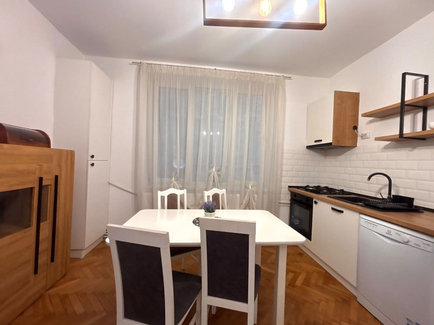 Apartament modern și elegant în zona Centrală - Poză 17