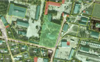 De vânzare teren cu construcții în orașul Sângerei – 56,7 ari - Poză 1