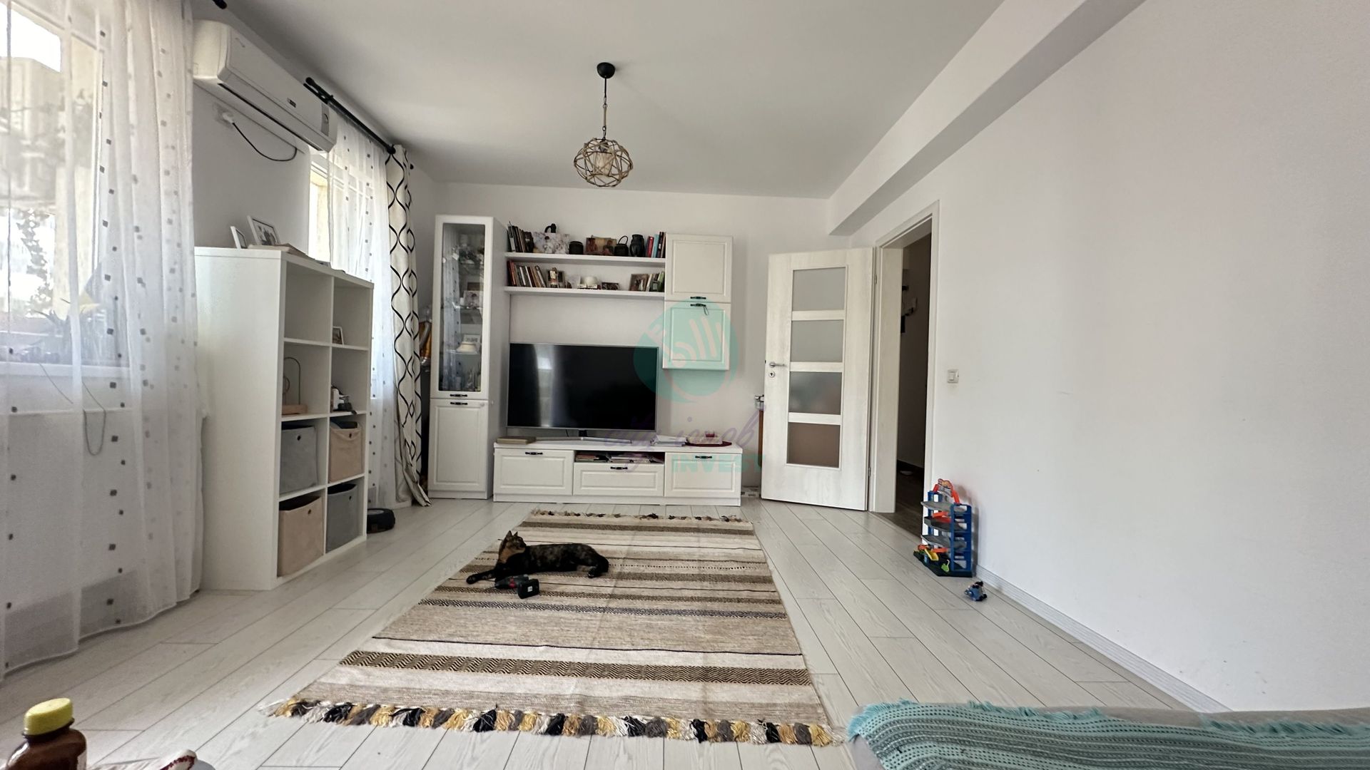 3 camere spatioase intr-un complex Apollo - Poză 2