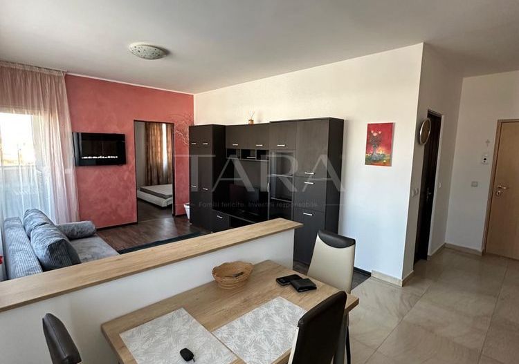 Apartament de vânzare cu 2 camere, balco, parcare, zona Stadionului. - Poză 2