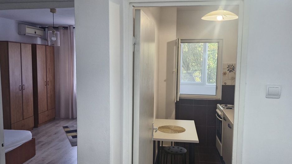 Garsonieră de inchiriat |decomandată | renovată | metrou, Drumul Taberei - Poză 6