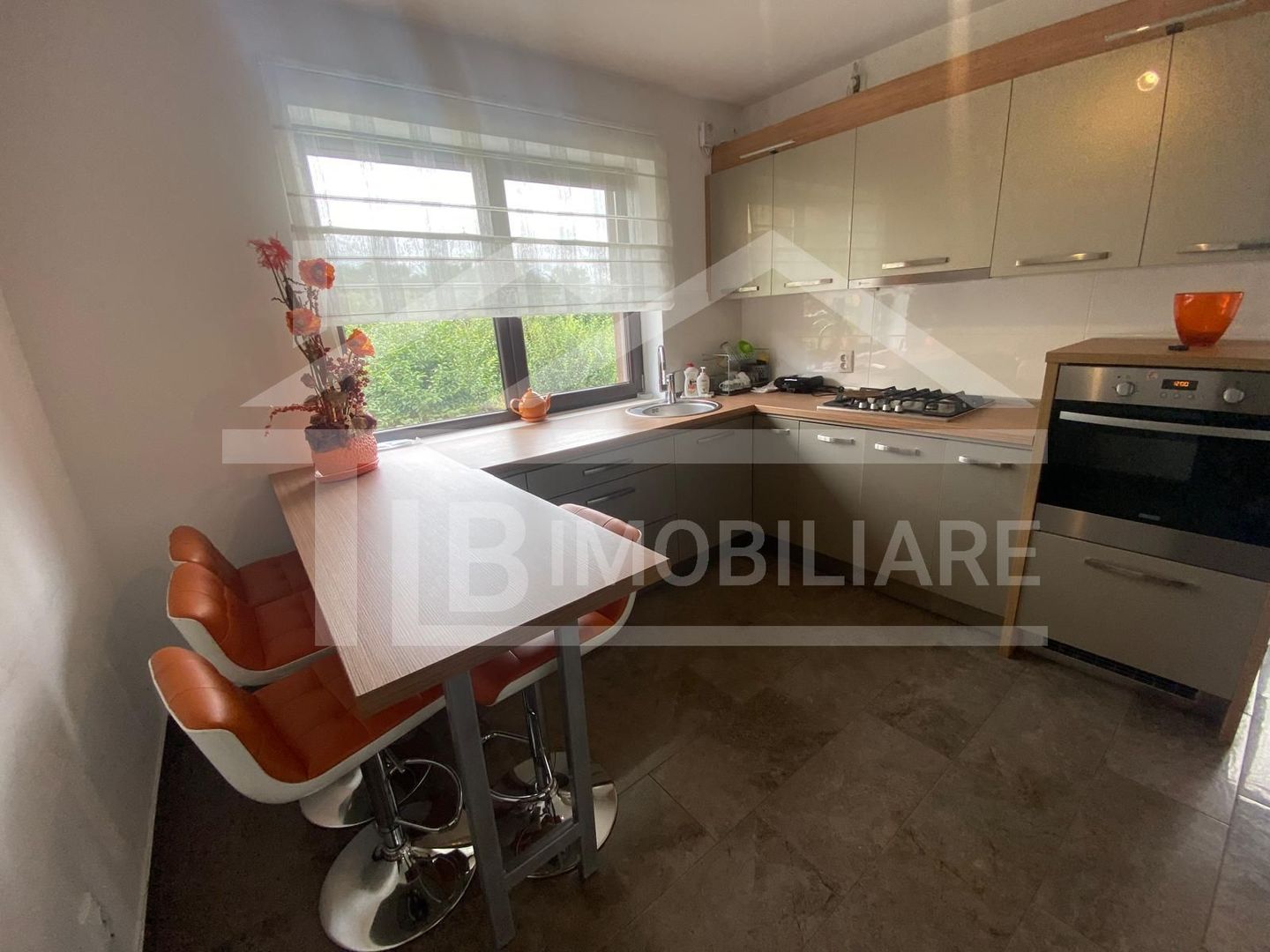 Casa individuala de 2 camere, 140mp, garaj, curte, Zona Voiniceni - Poză 6