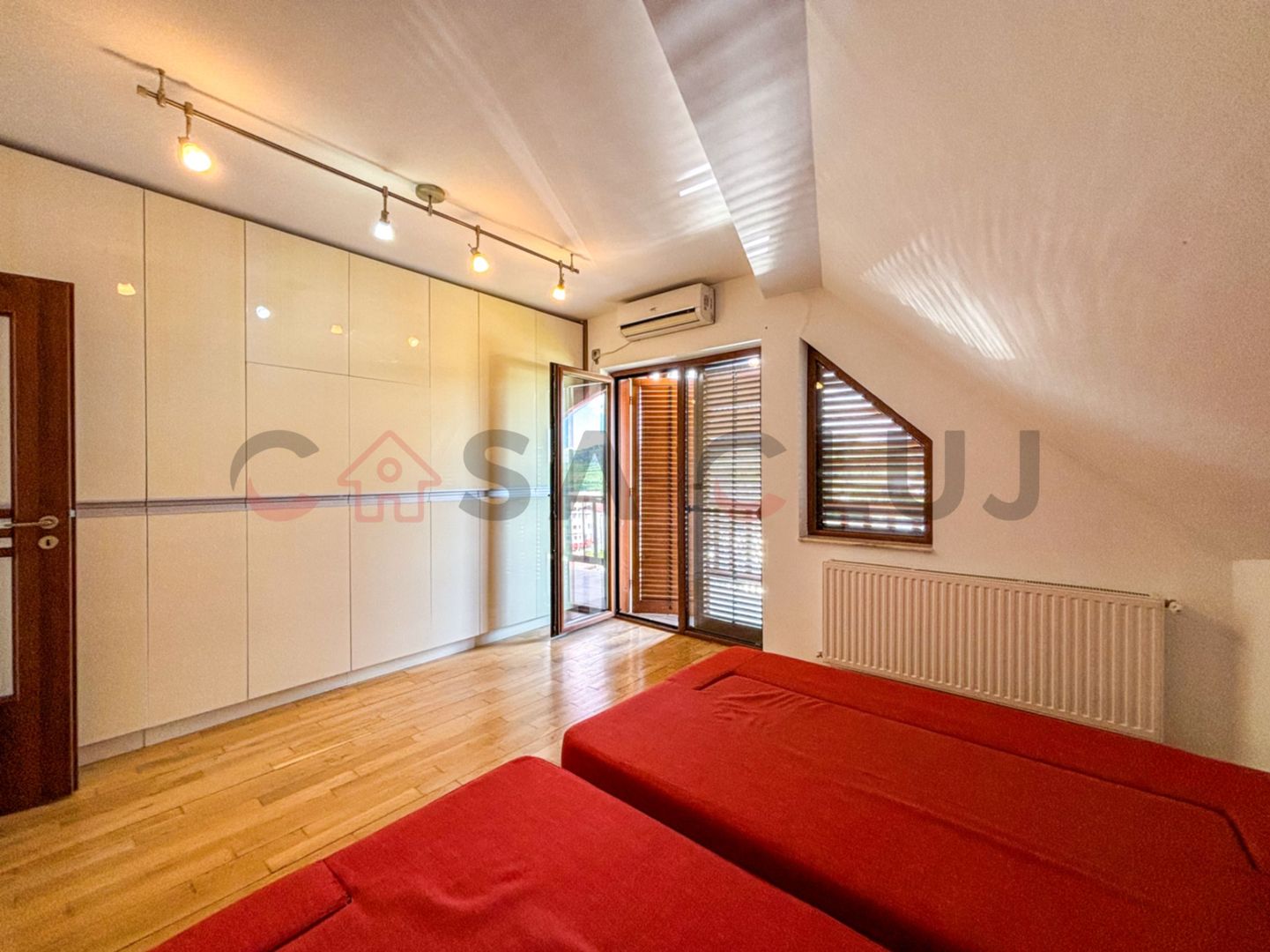 Apartament Spatios pe 2 etaje - Garaj - Complex securizat - Baciu - Poză 4