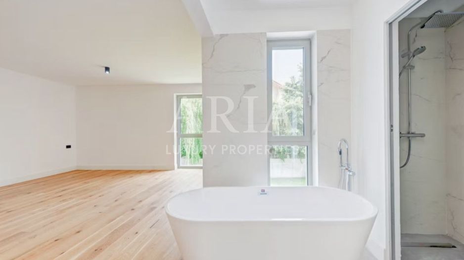 VILLA FIRST RENT – mai mult decât o casă, un stil de viață. - Poză 2