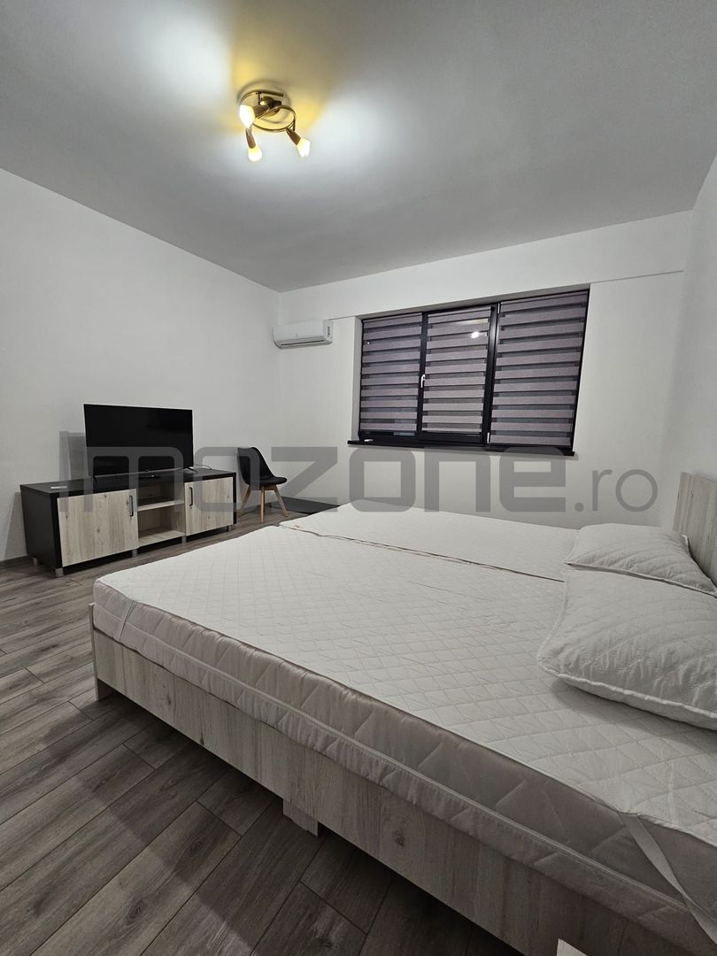 Garsoniera, 42 mp, decomandata, bucatarie 11 mp, mobilata/utilata - Poză 1