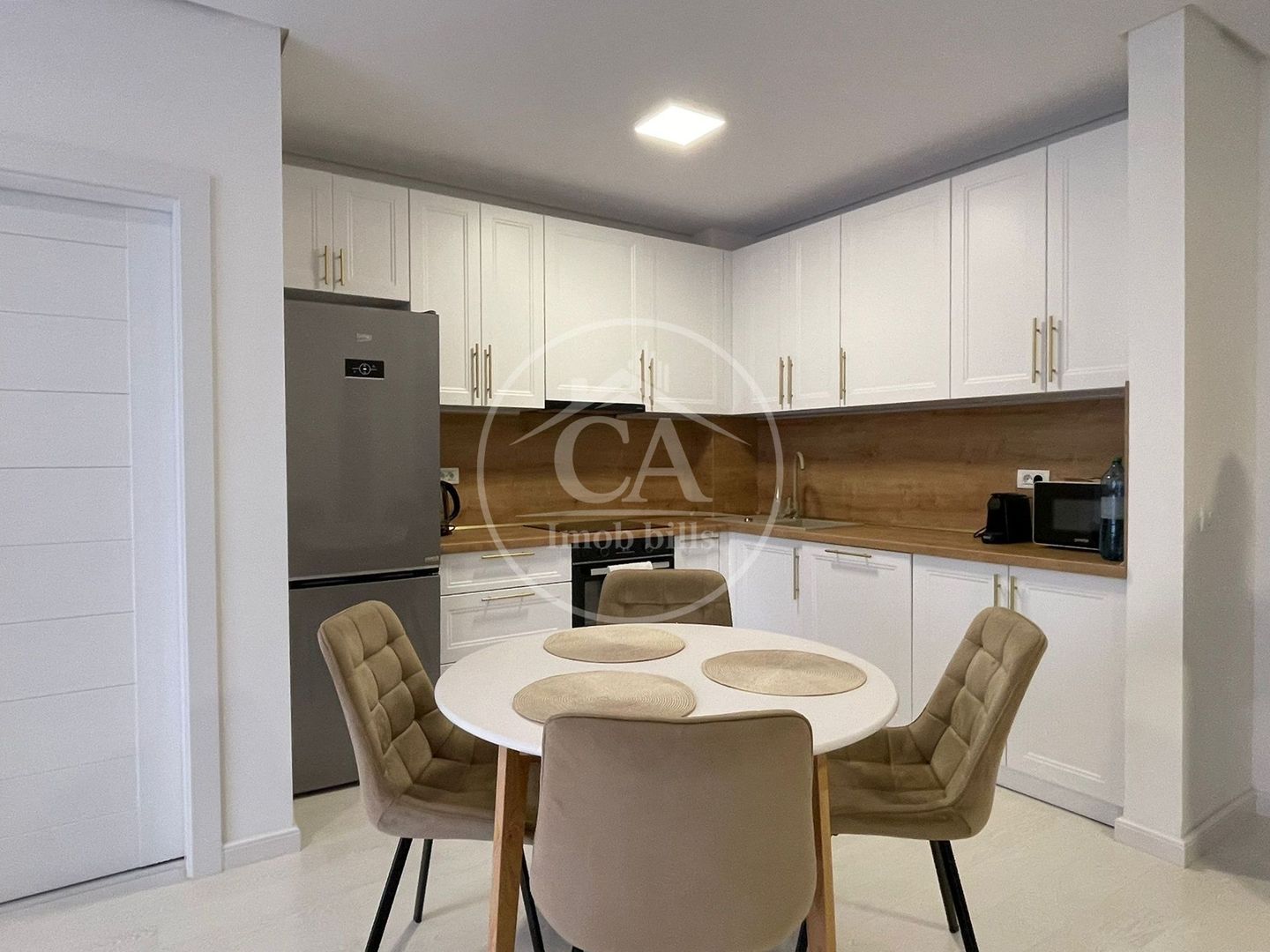 Apartament de închiriat cu 2 camere LUX  în WEST RESIDENCE, Oradea - Poză 3
