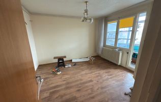 Apartament incapator, patru camere, Resita-Berceni, 120.000€ negociabil