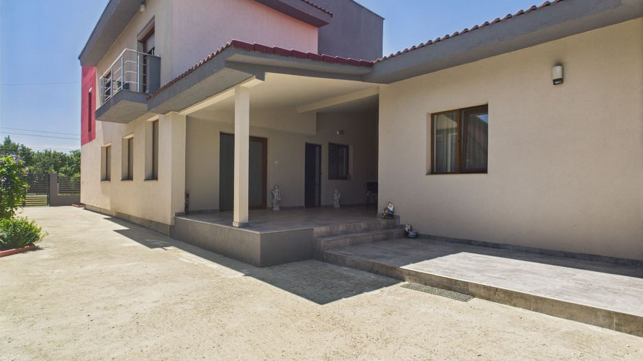 Casă individuală în Bucovăț - Poză 4