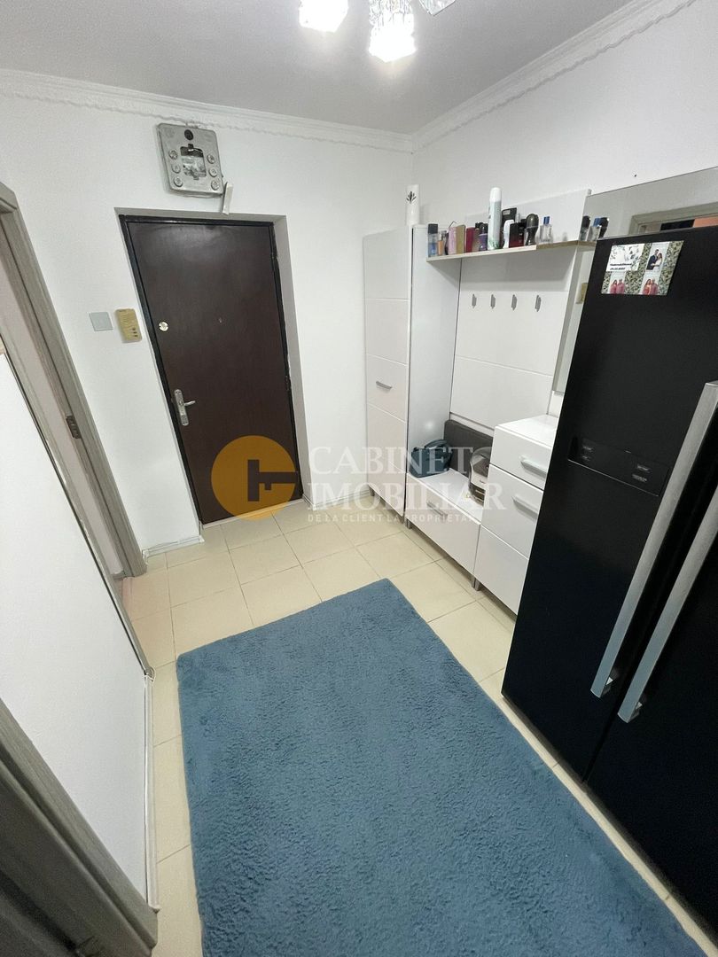 FARA RISC - PODU ROS - LICEUL EMIL RACOVITA - 3 CAMERE - RENOVAT - Poză 3