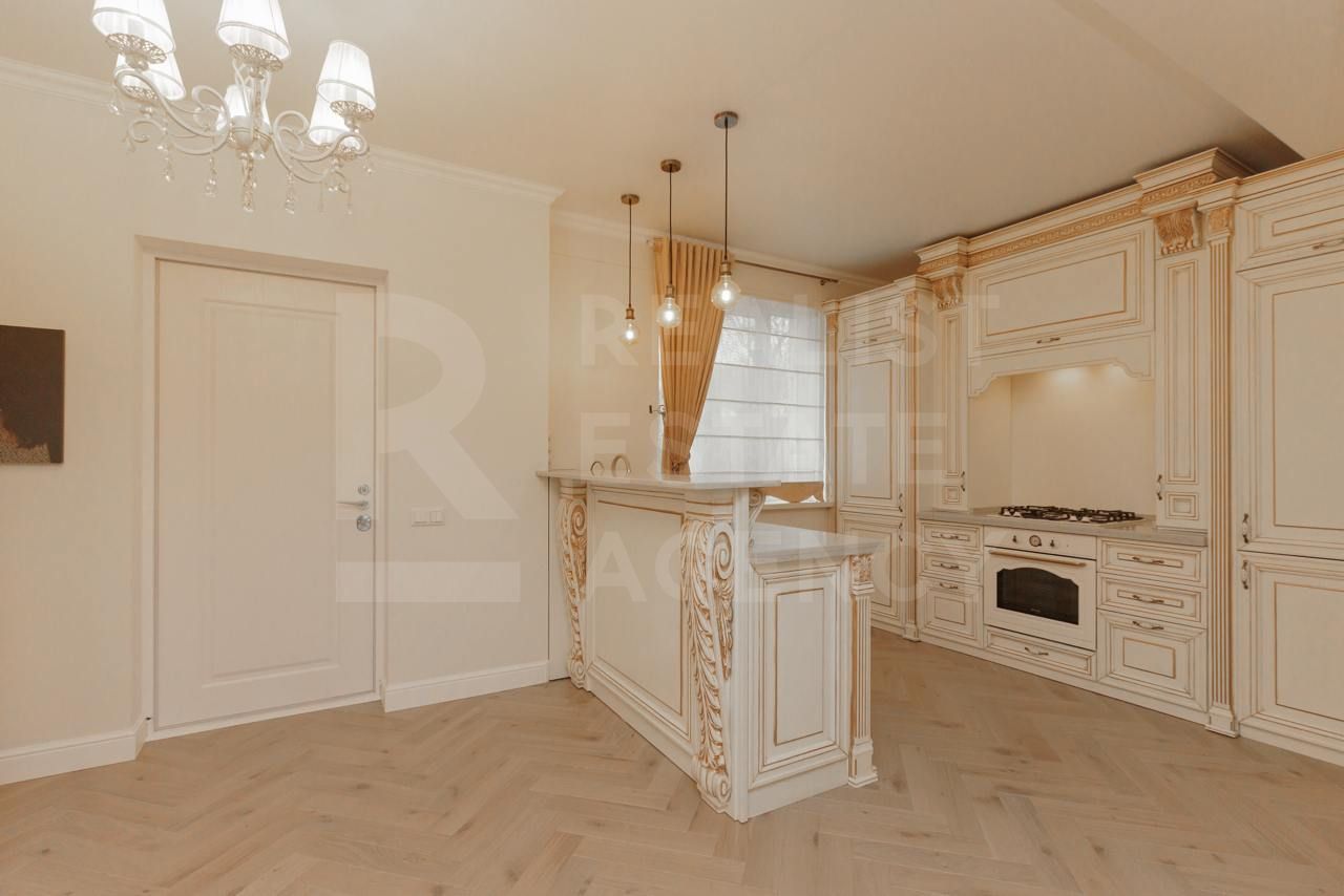 Chirie, casă, 4 camere, strada Melestiu, Centru - Poză 5