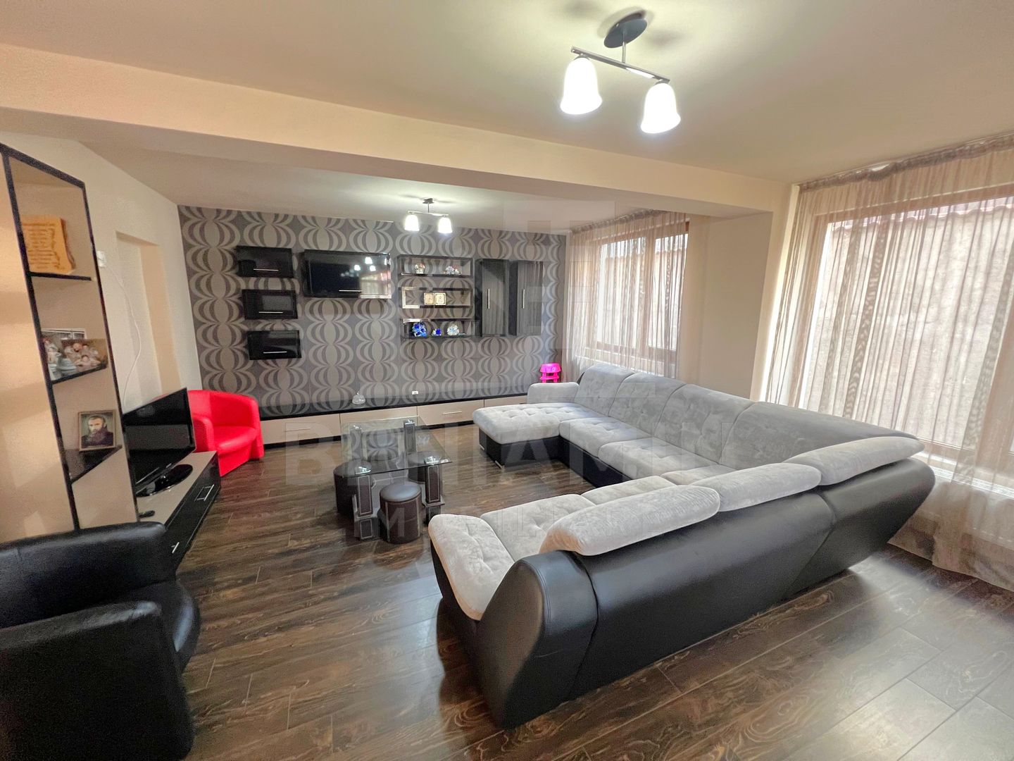 Casa 5 Dormitoare 2 bucatarii 3 bai Living-Toate utilitatile-Popoveni - Poză 2
