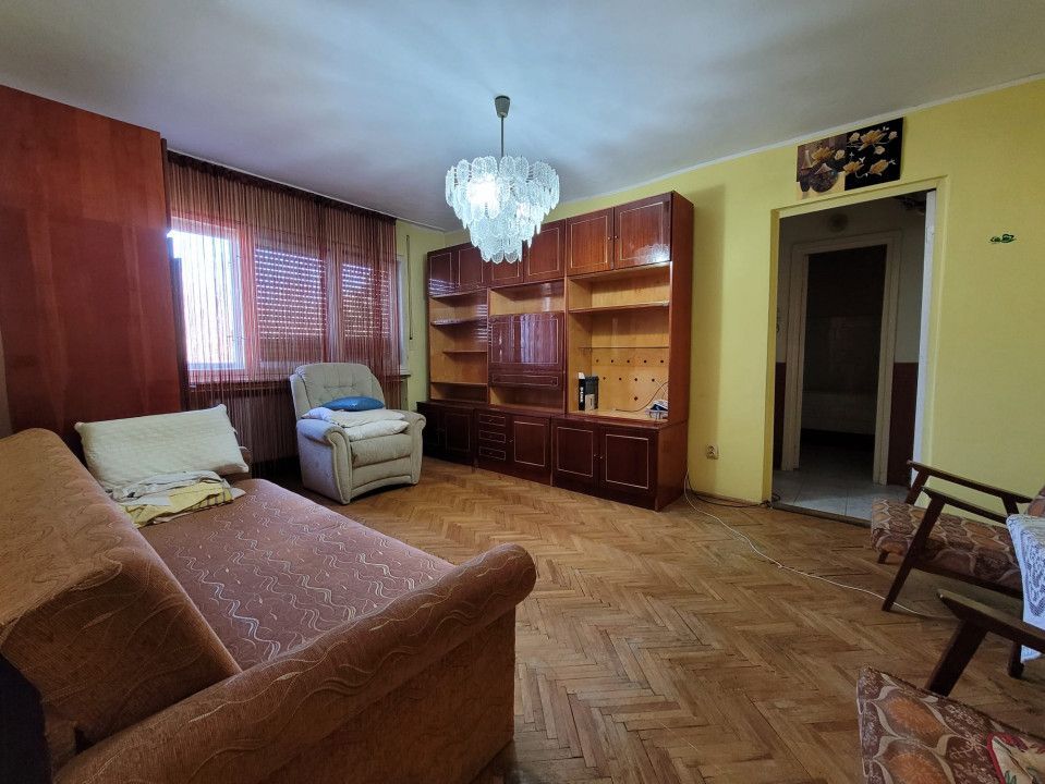De Vânzare apartament 3 camere Micro 16 - Poză 4