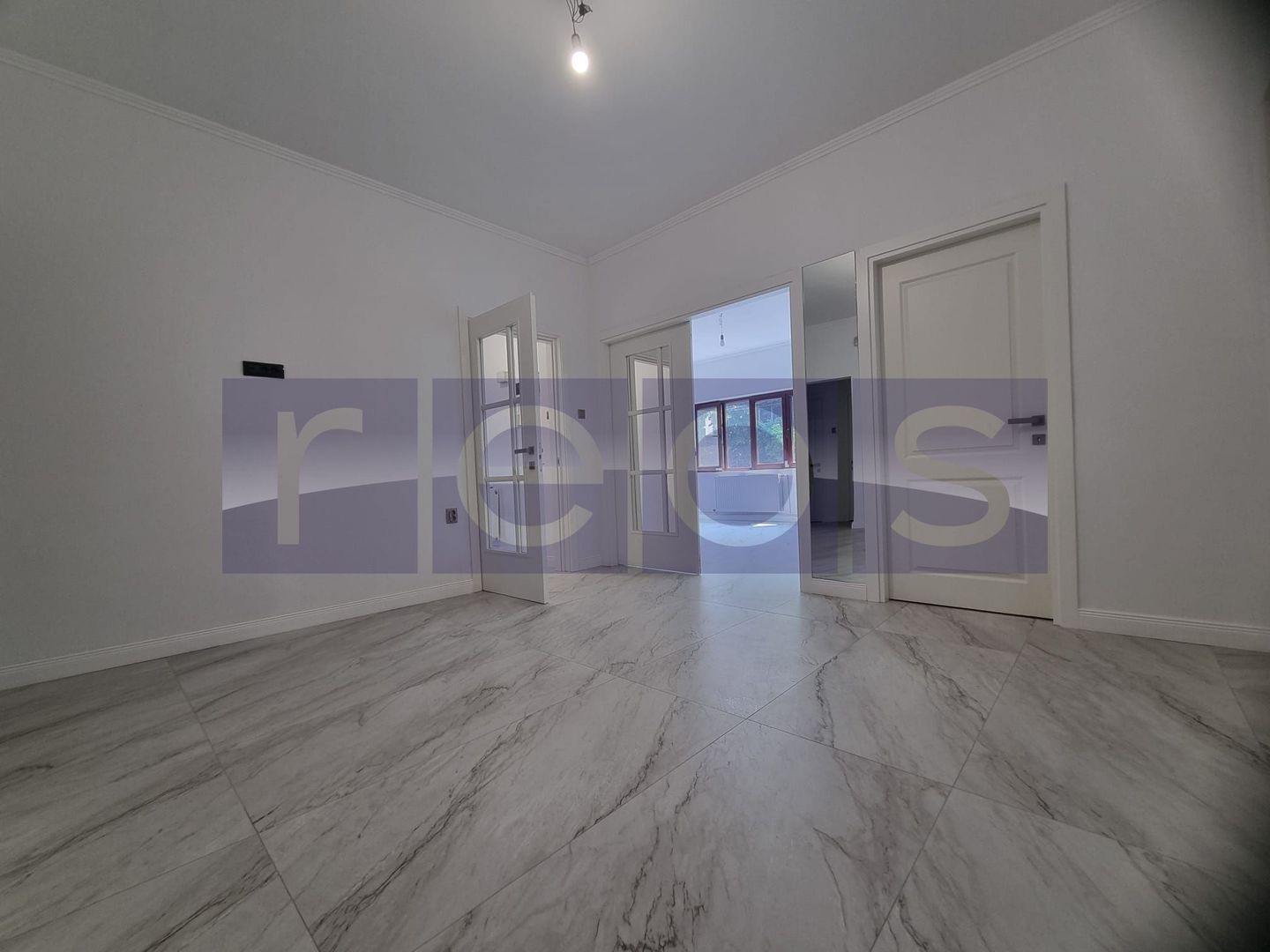 VANZARE - 3- CAMERE IN VILA INTERBELICA -TINERETULUI - Poză 1
