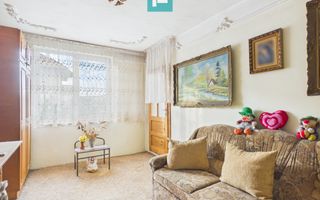 Apartament cu 3 camere zonă centrala în Lipova - Poză 1