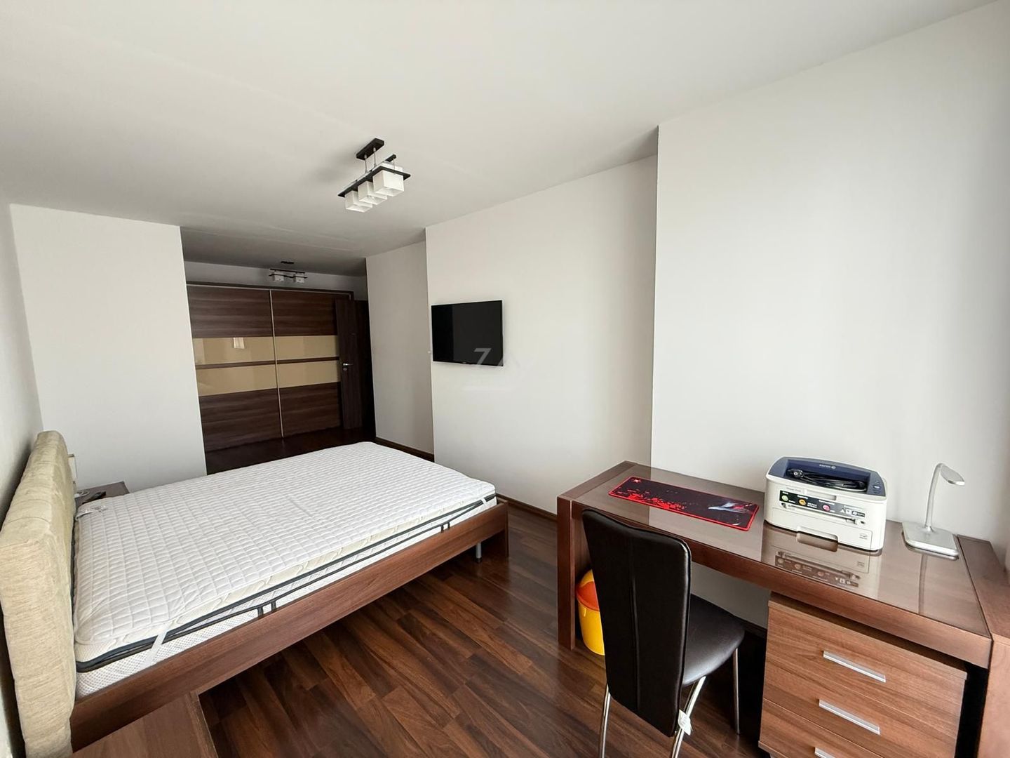 Complex Uranus. Balcon mare. Loc de parcare subteran. - Poză 9