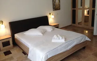 Proprietate ideală pentru locuință și afacere turistică în Eforie Nord - Poză 16
