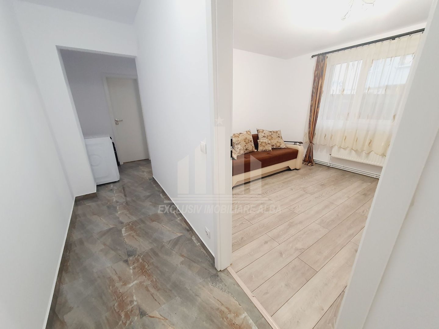Apartament cu 2 camere decomandate de inchiriat, Cetate - Poză 2