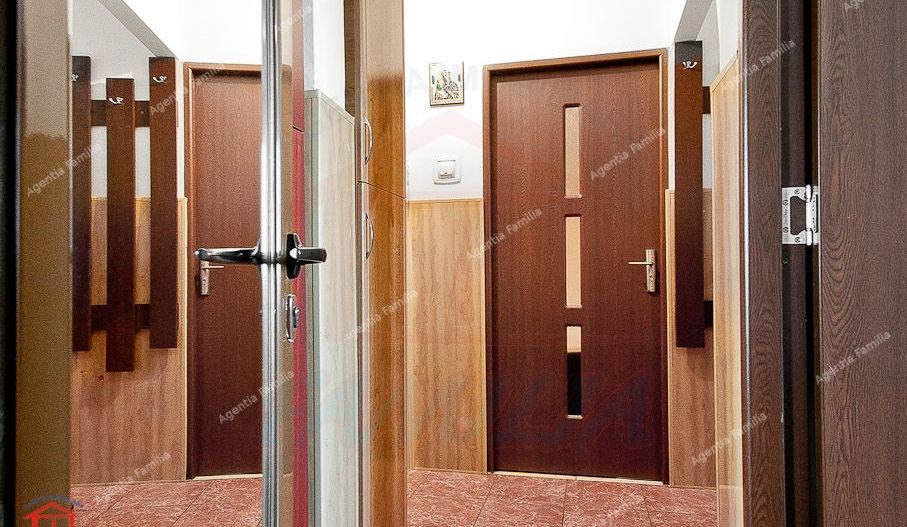Apartament 2 camere decomandate, Micro 19 etaj 7/10, vedere panoramică - Poză 9