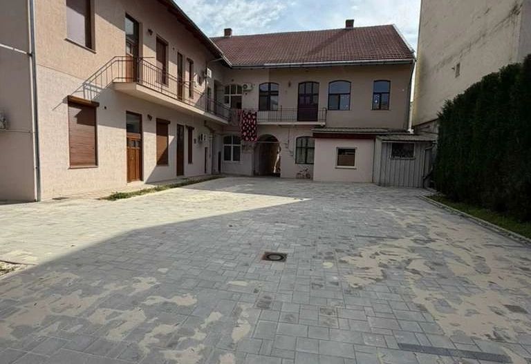 BRASAD vinde ap 3 cam etaj 1 CENTRAL renovat 119mp. - Poză 9