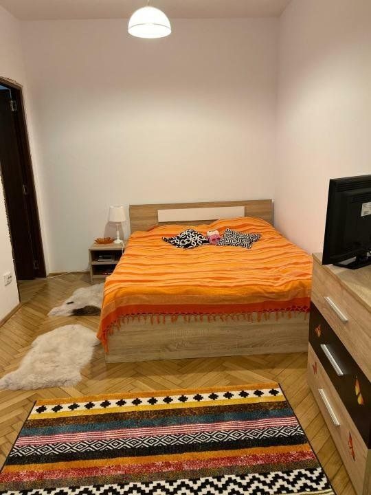 Apartament 2 camere ultracentral, mobilati utilat,et.1 ,47mp utili,vedere spate. - Poză 8