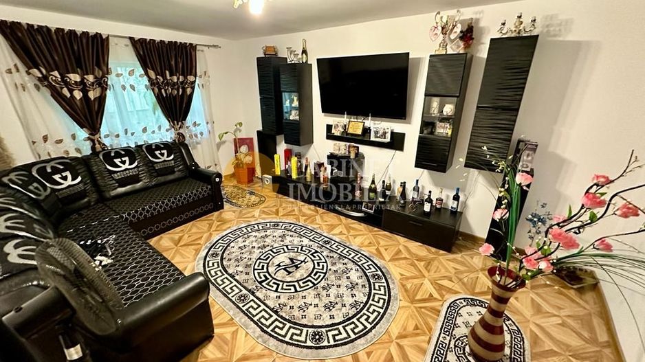 Apartament cu 4 Camere Decomandat - Parter Inalt - Zona Nicolina-Frumoasa - Poză 2