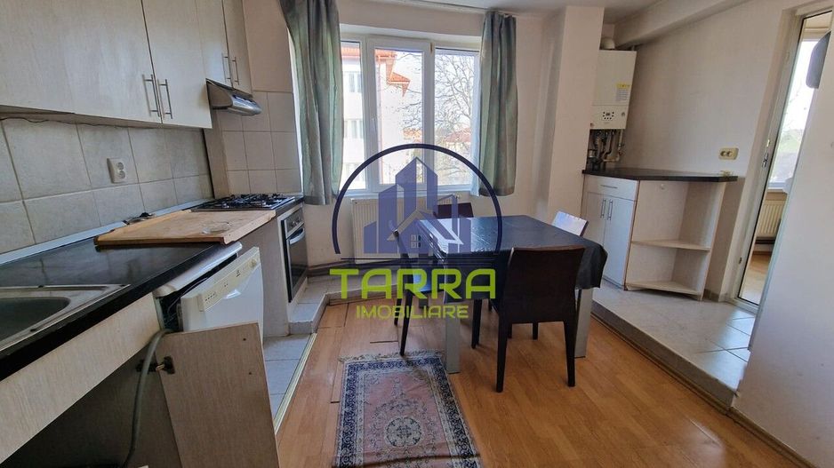 Apartament cu 2 camere de inchiriat in Alba Iulia cartier Cetate - Poză 2