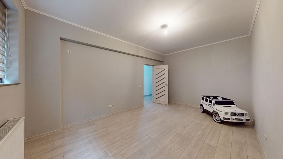 Apart. 3 cam. Decomandat. Demisol/4 in Drumul Bacriului ! - Poză 1