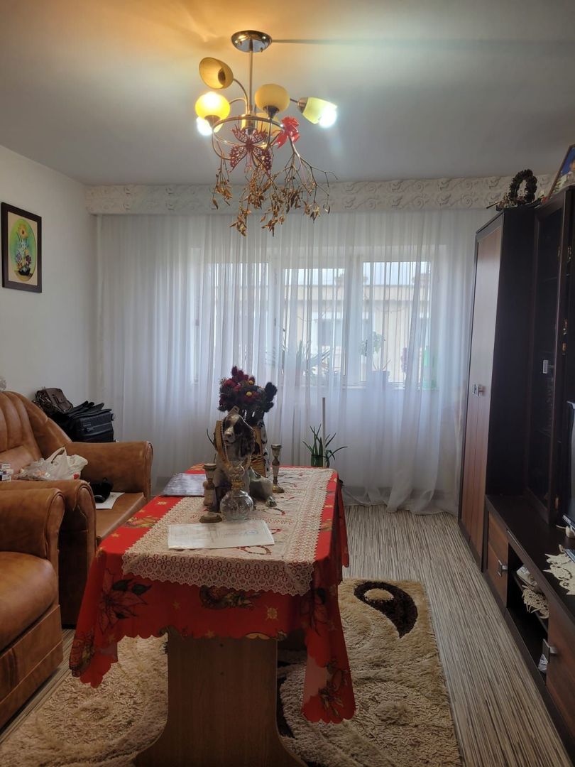 Apartament 3 camere de vanzare Crangasi - Poză 2