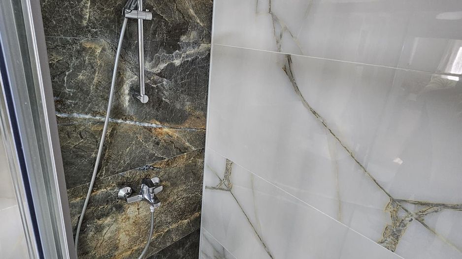 Casa renovata complet – zona Mall – - Poză 12