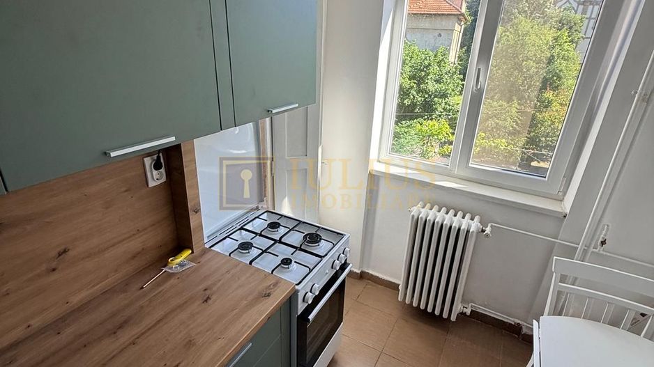 2 camere| vis a vis de Liceul Loga| zona superba, linistita| centrala proprie| - Poză 9