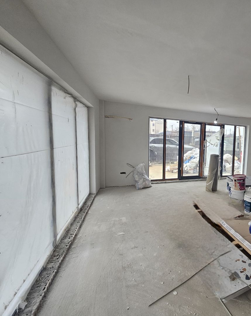 Spatiu comercial stradal + 4 locuri de parcare - Poză 4