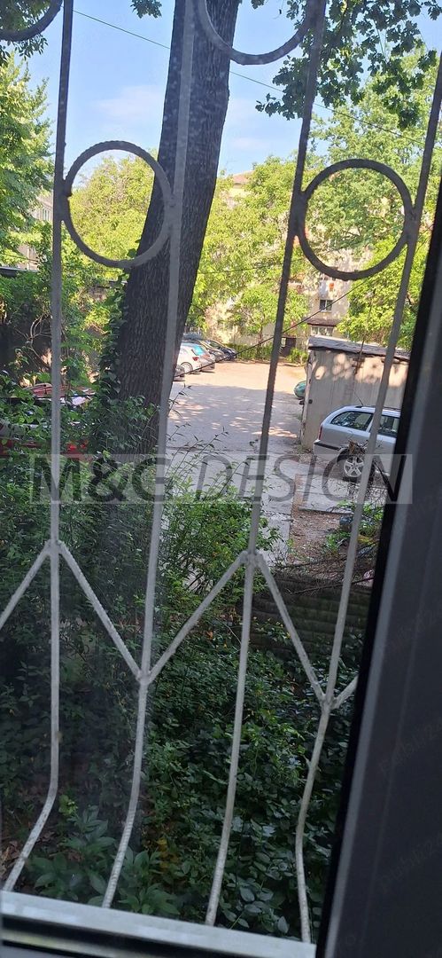 3 camere decomandat parter Lipovei - Poză 8