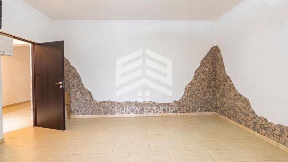 Apartament 4 camere si Curte Proprie | Parcare Inclusă - Poză 12