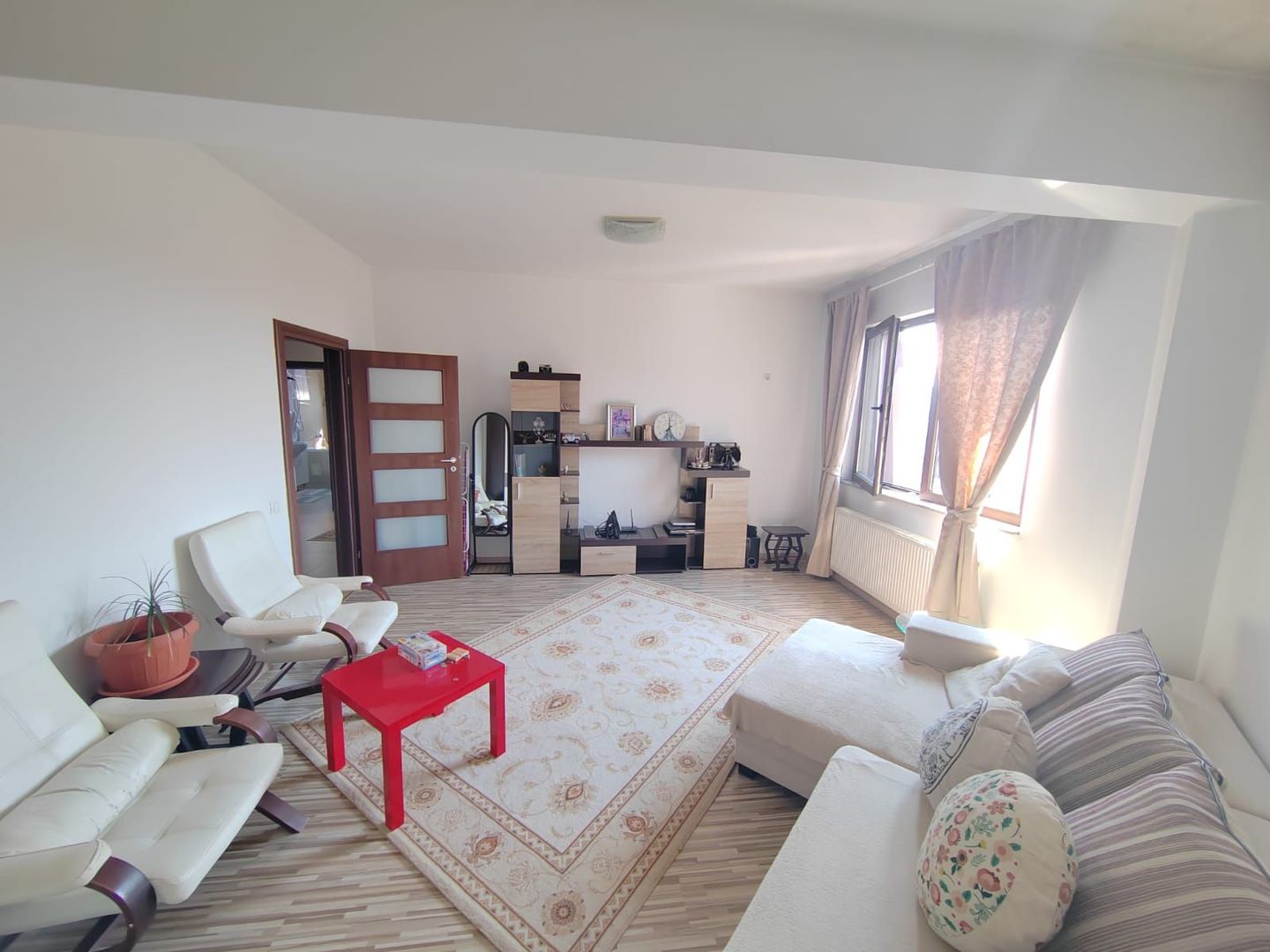 Apartament Str Doinei decomandat,parcare subterana, super pozitie - Poză 1