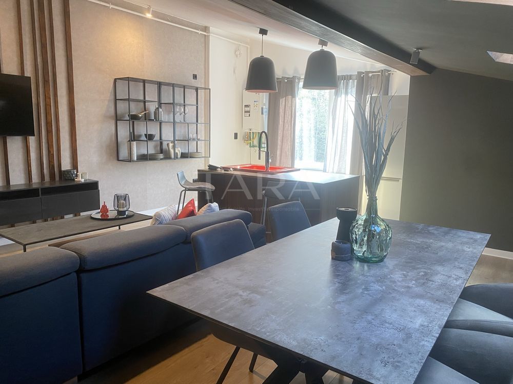 Nou, mobilat, nelocuit, apartament 3 camere. Garaj și boxă. Floresti. - Poză 1