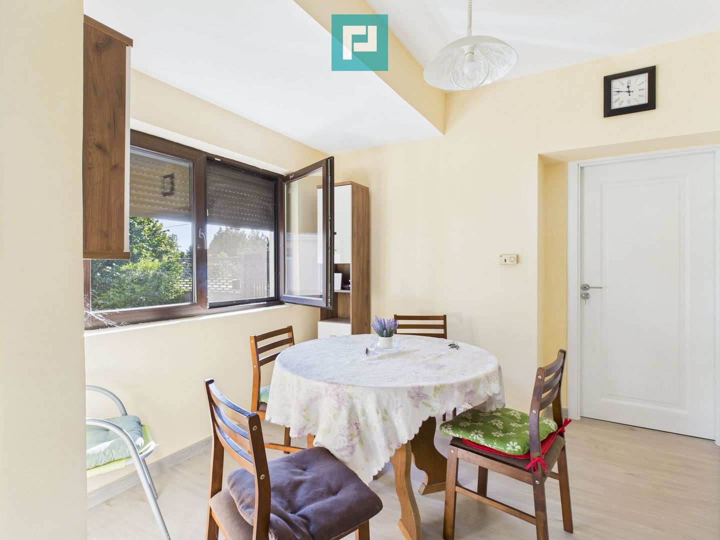 Casă 3 camere renovată cu potențial în Ketegyhaza - Poză 4