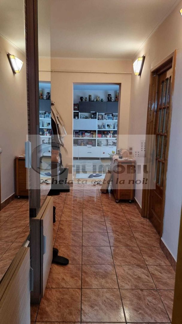 Apartament 4 Camere, Semidecomandat,Nicolina-Rond Vechi 165000 euro - Poză 4