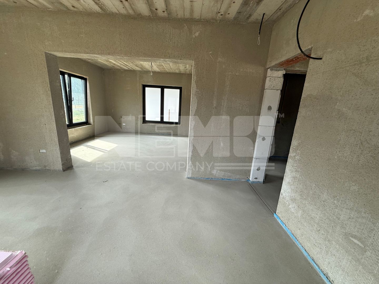 Casă semifinisată în Horodnic de Sus | 203 mp | Teren 1.000 Mp - Poză 13