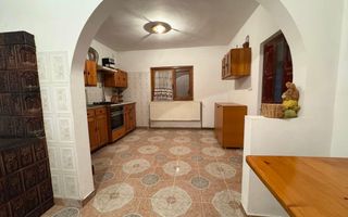 Casa + Spațiu comercial de vânzare în Onesti - Poză 6