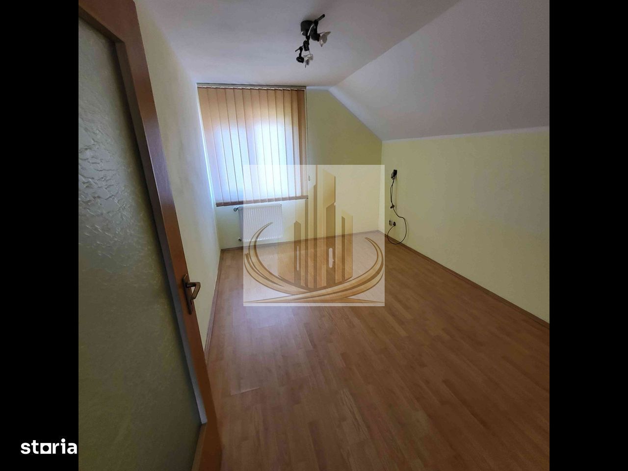 Casă spațioasă, versatilă – ideală pentru firmă sau locuință - Poză 2
