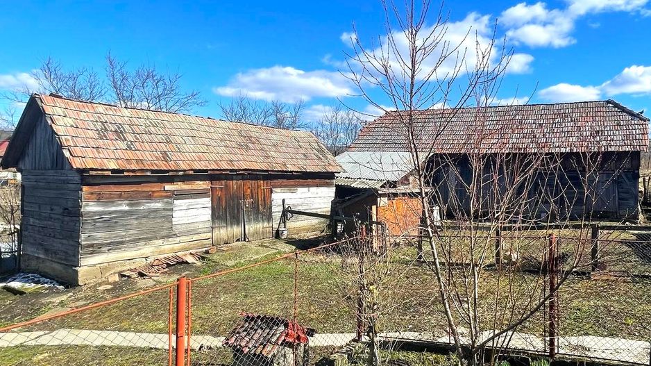 Casa traditionala+ domeniu de 2.900 mp,livada, anexe:refugiu apreciabil Craiesti - Poză 14