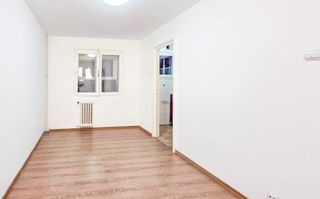 Garsonieră de vânzare - Drumul Taberei - Crinul de Padure nr.5 - Poză 2