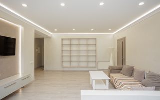 Spre vînzare apartament spațios, 2 dormitoare și living, sec. Botanica - Poză 2