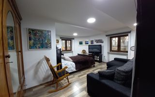 Apartament central la demisol înalt - Poză 2