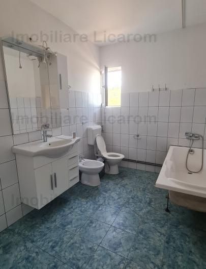 Proprietate in Cristian cu trei constructii+o fundatie,450000euro - Poză 26