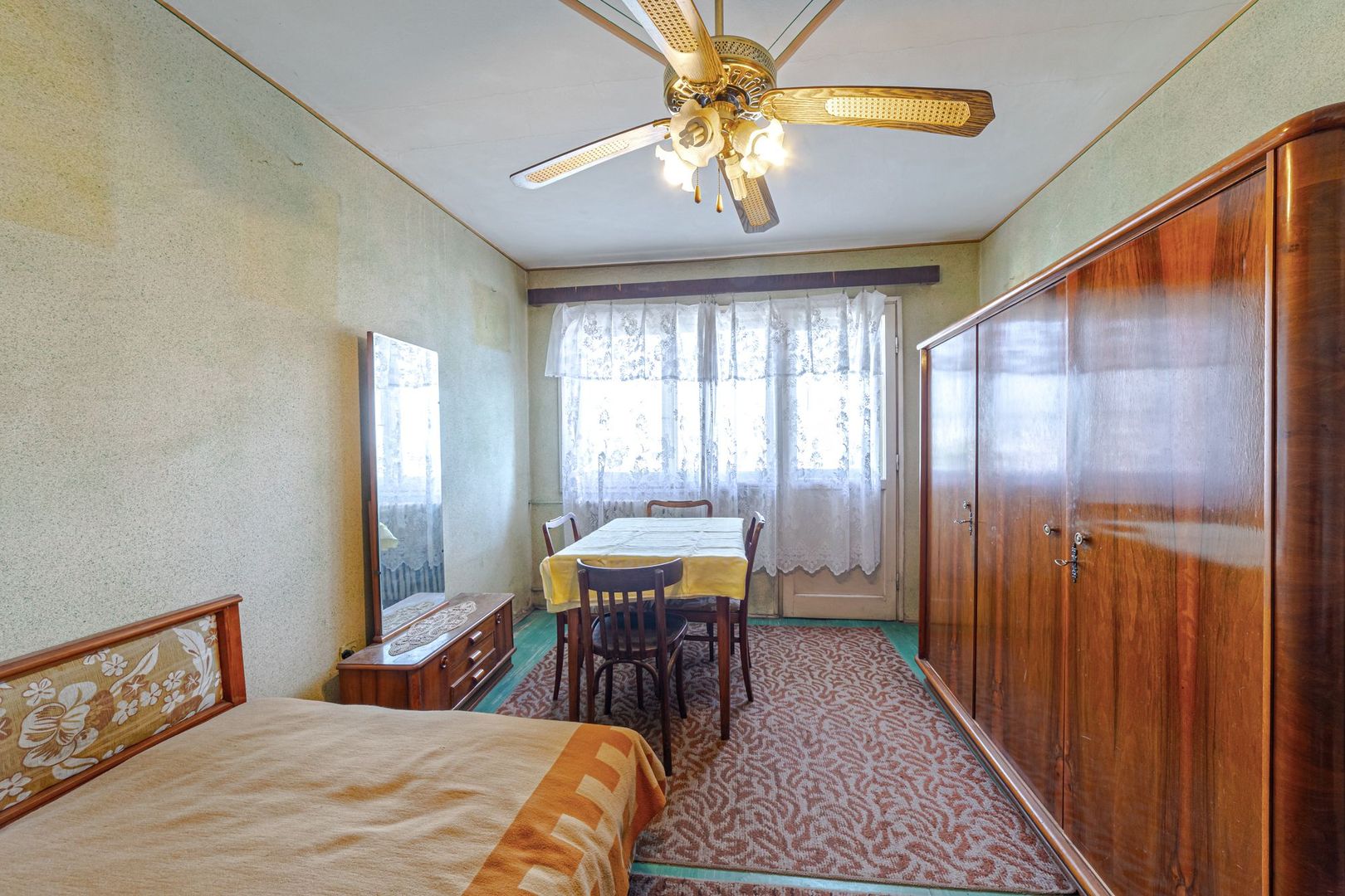 VANDUT! Apartament cu 3 camere. Zona Lebăda. Arad - Poză 4