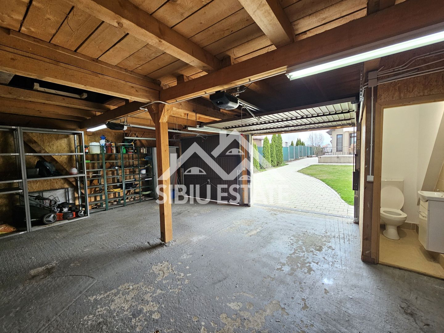 Casa individuala garaj pivnita curte mare - Poză 23