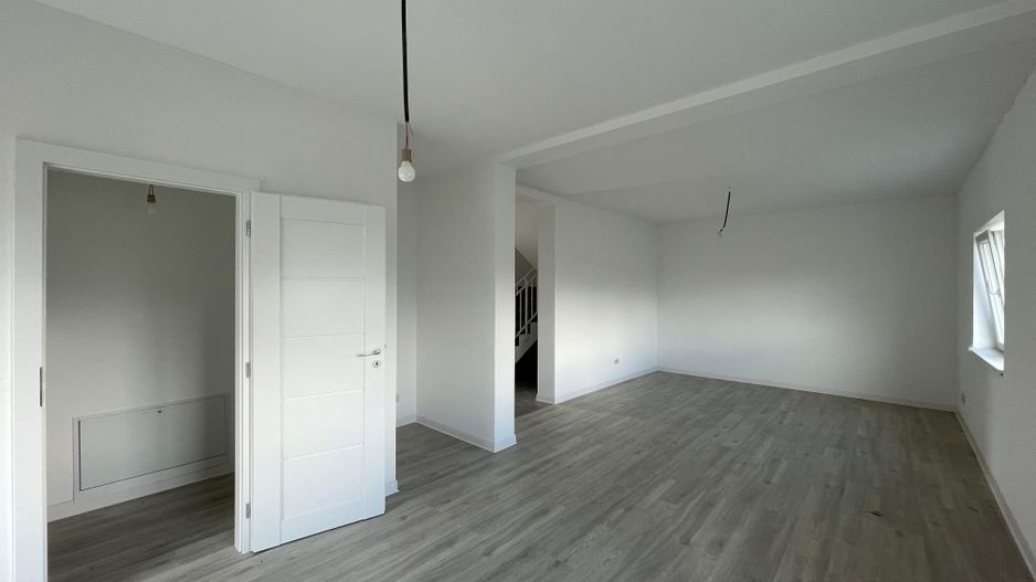 Casă individuală cu 5 camere și teren generos de 600 mp |Mosnița Nouă| - Poză 14