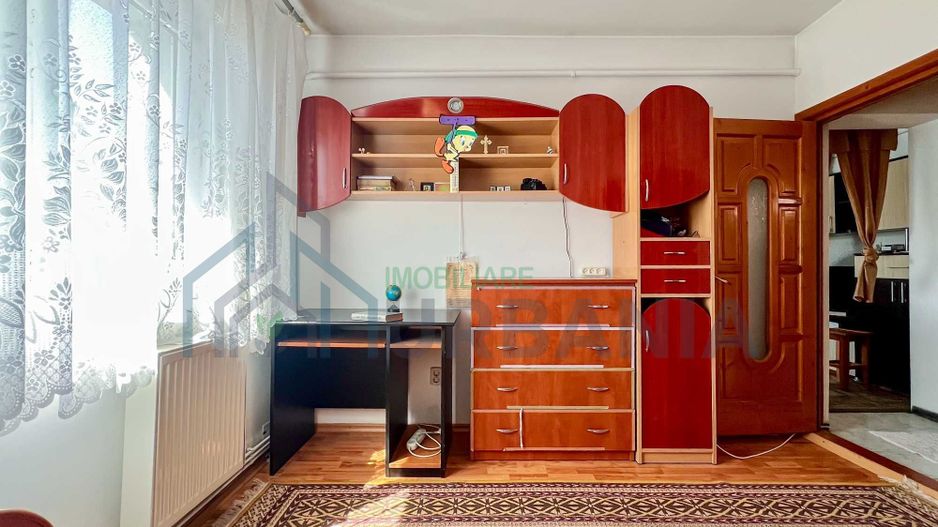 Apartament de vânzare, 3 camere, semidecomandat, mobilat și utilat, Pașcani - Poză 2