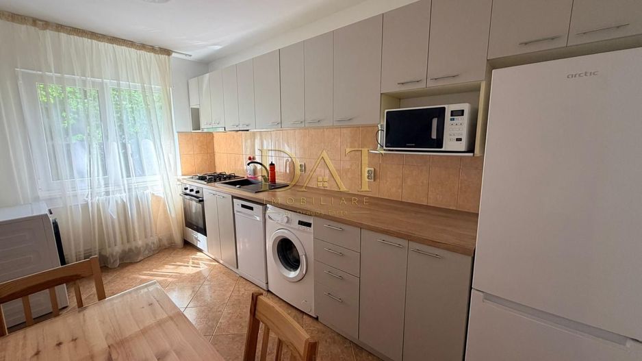 Apartament 3 camere | 53 mp | zona linistita | mobilat | zona BIG - Poză 1